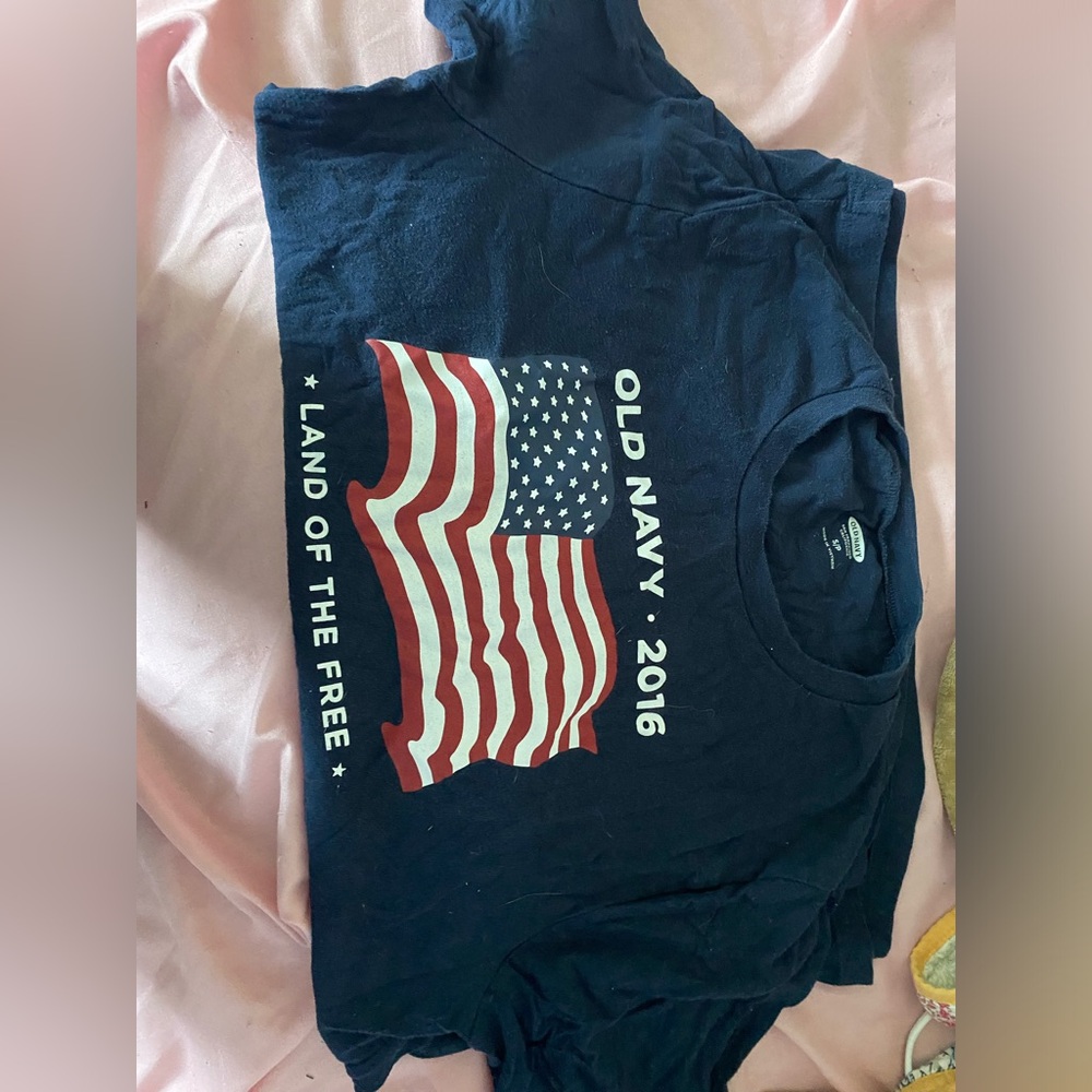 Old Navy tshirt